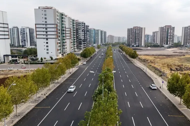 170 bin ton sıcak asfaltla Diyarbakır