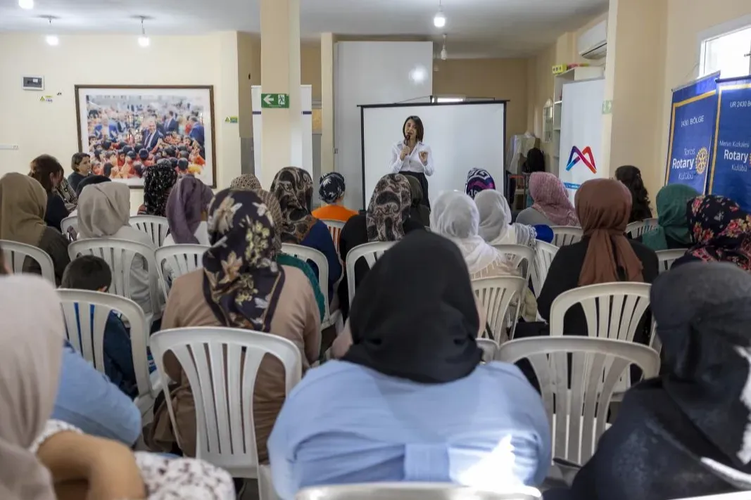 Mersin’de ev kadınlarına ufuk açan eğitim programı