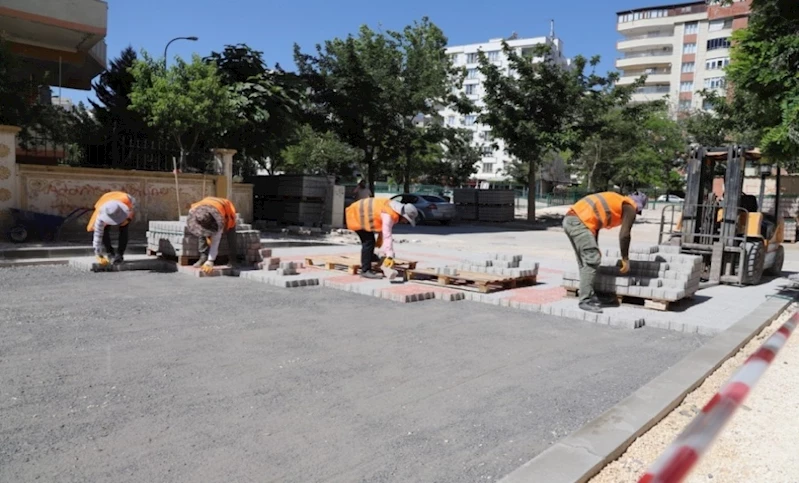 KARAKÖPRÜ’DE ÜSTYAPI ÇALIŞMALARI HIZ KESMEDEN DEVAM EDİYOR