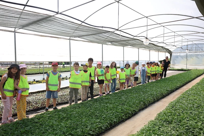 ÖĞRENCİLER BAŞKAN ÇERÇİOĞLU İLE DOĞA SEVGİSİNİ ÖĞRENİYOR