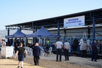 BÜYÜKŞEHİR HAYVAN PAZARI’NDA İLK KEZ KESİM HİZMETİ SUNULDU  VATANDAŞLARDAN TAM NOT ALDI