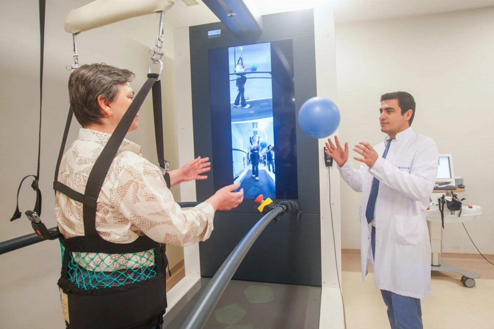 Robotik rehabilitasyonla felçli hastalar yeniden yürüyor!