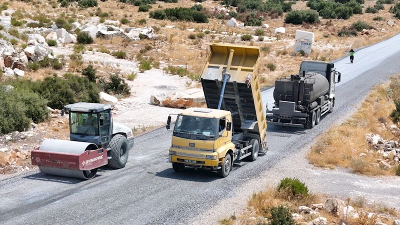 BAŞKAN ÇERÇİOĞLU KIRSAL MAHALLELERDE YOL YENİLEME ÇALIŞMALARINI SÜRDÜRÜYOR