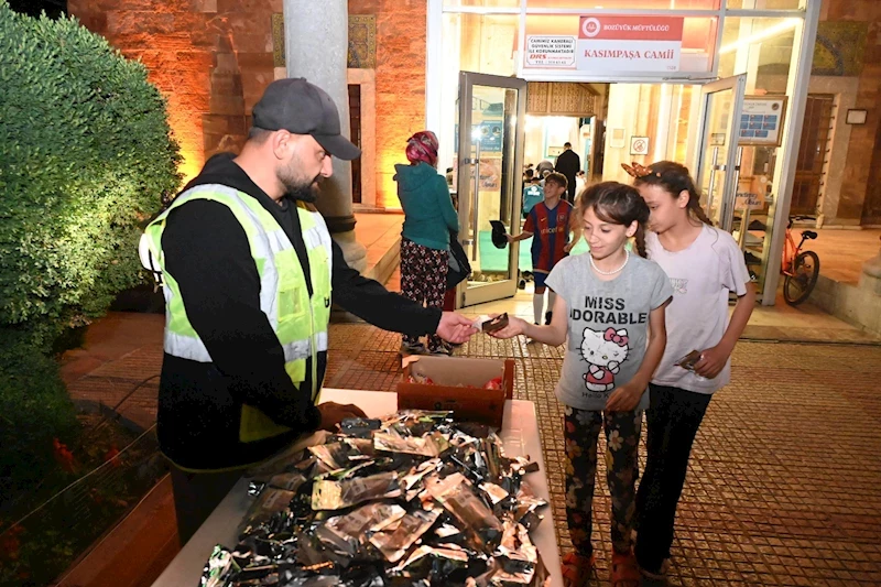 -BOZÜYÜK BELEDİYESİ’NDEN KANDİL İKRAMI